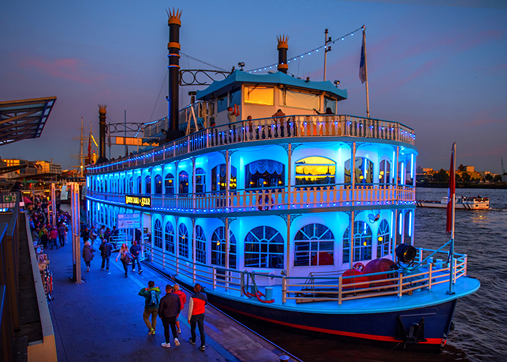 Abendliche Lichterfahrt Hamburg Hafen