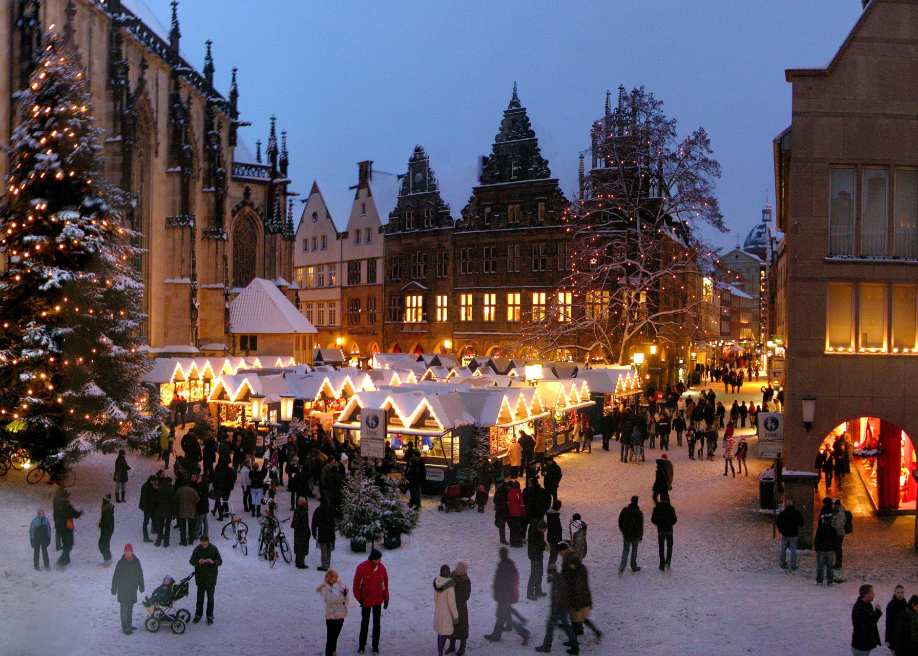 Weihnachtsmarkt in Münster an der Lambertikirche